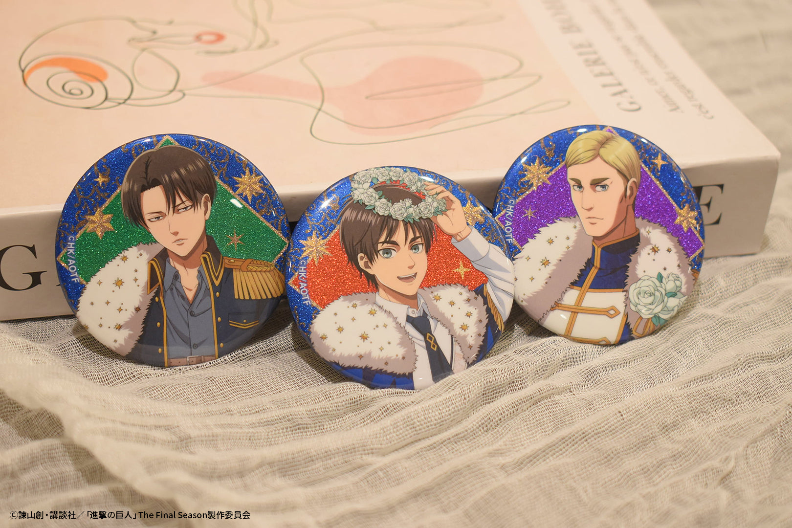 進撃の巨人』エスクリコラボ第三弾 グリッター缶バッジ リヴァイ – TG MALL