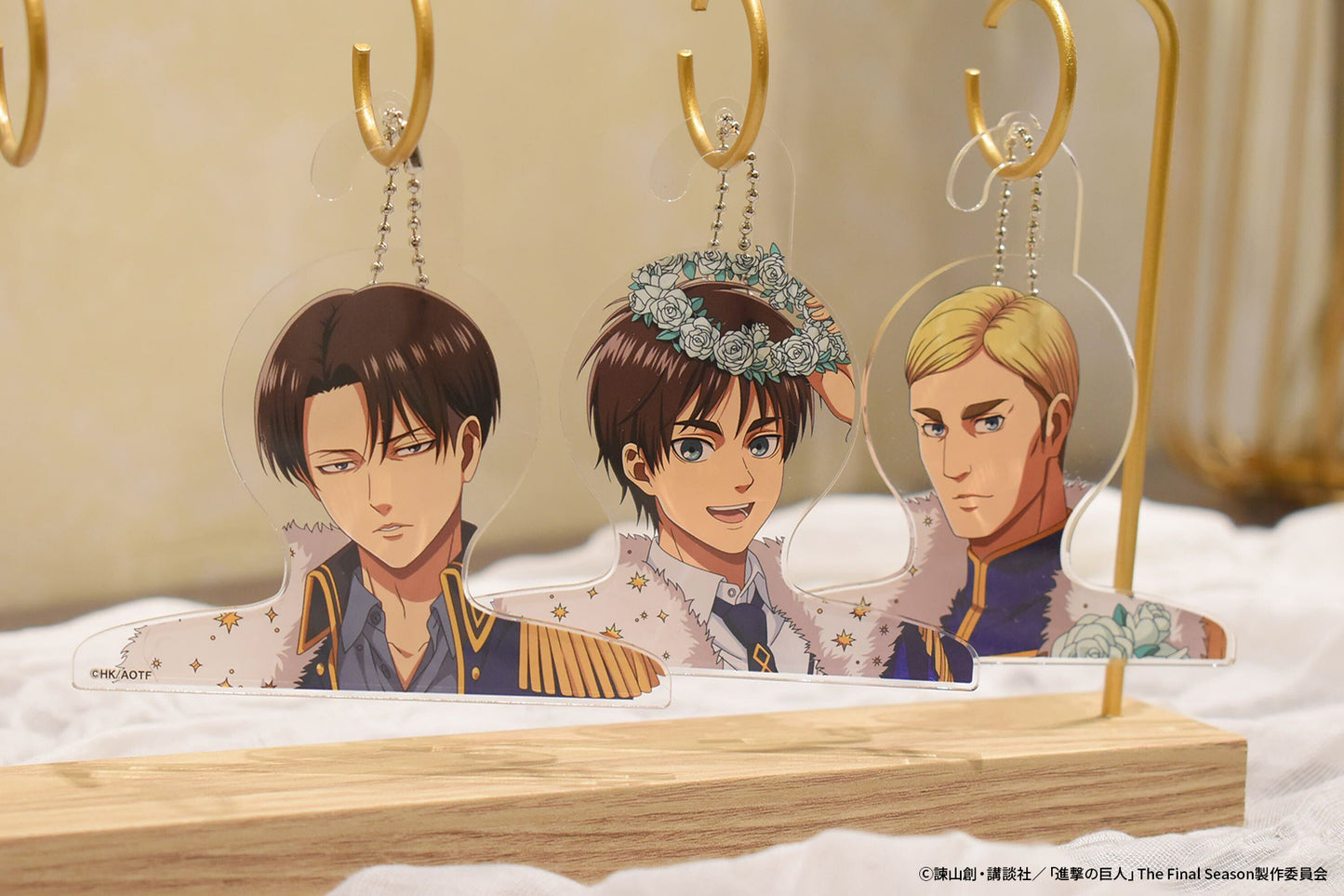 『進撃の巨人』エスクリコラボ第三弾　ミニアクリルハンガー　エルヴィン